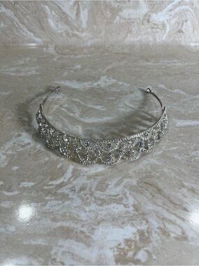 Rhinestone Tiara Headband - Silver